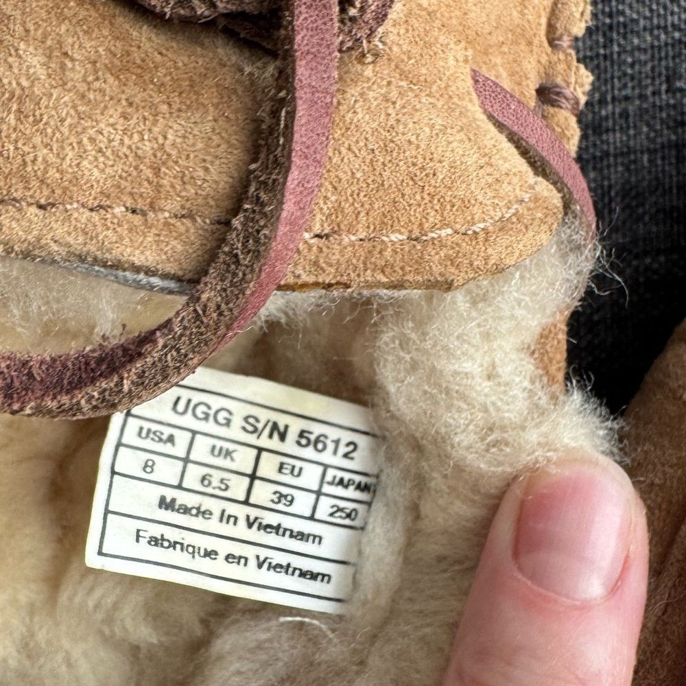 UGG Shearling Moccasin Slippers Loafers Flats Size 8 Dakota - Picture 4 of 9